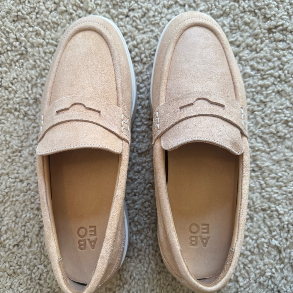 ABEO women’s Beige Suede Loafers